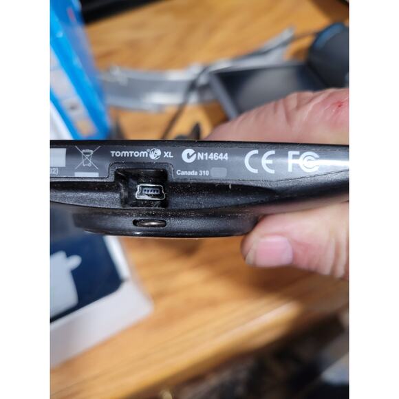 NEW TomTom ONE XL and an XL GPS Systems - Picture 9 of 16